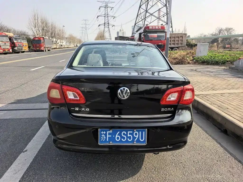 Bora 2011 1.6L automatic comfort type купить на сайте DeffCars