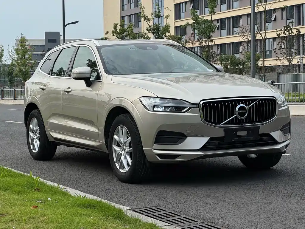 Volvo XC60 2018 T5 Four-wheel Drive Smart Edition купить на сайте DeffCars