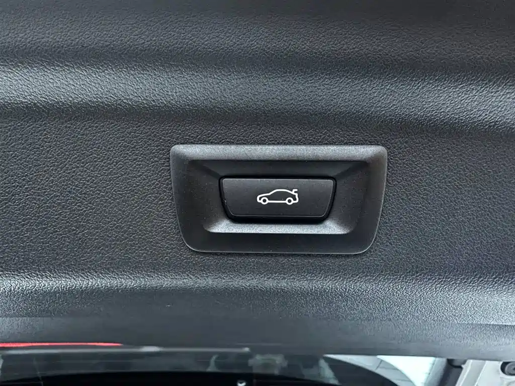 BMW X1 2023 sDrive20Li X Design Package купить на сайте DeffCars