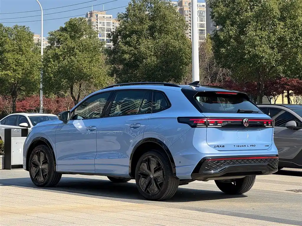Tiguan L 2024 PRO 380TSI four-wheel drive R-Line Zhizun Edition купить на сайте DeffCars