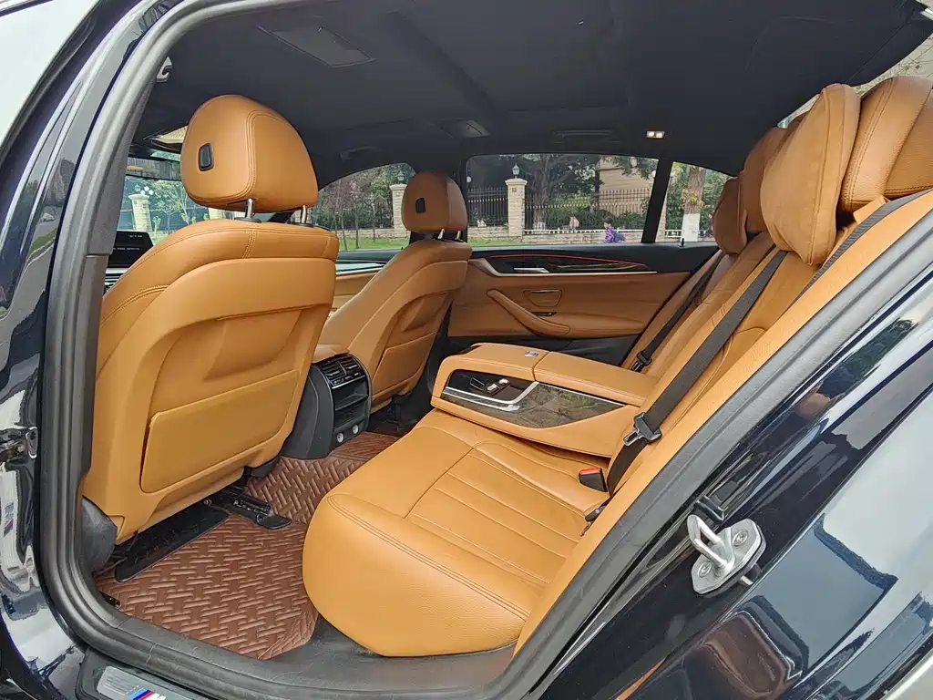 BMW 5 Series 2018 facelift 530Li leading M sports package купить на сайте DeffCars