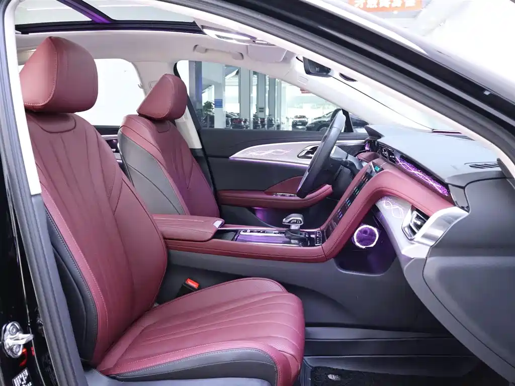 Hongqi H5 2024 2.0T Automatic Zhilianqichang Edition купить на сайте DeffCars