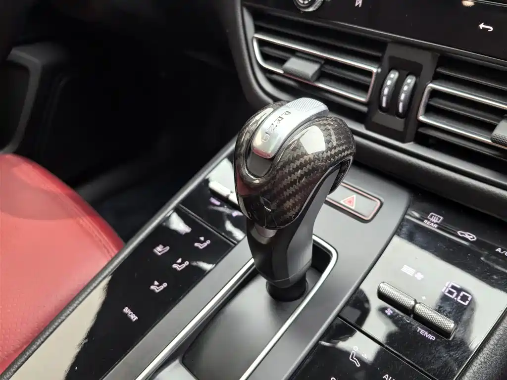 Macan 2022 Macan 2.0T купить на сайте DeffCars