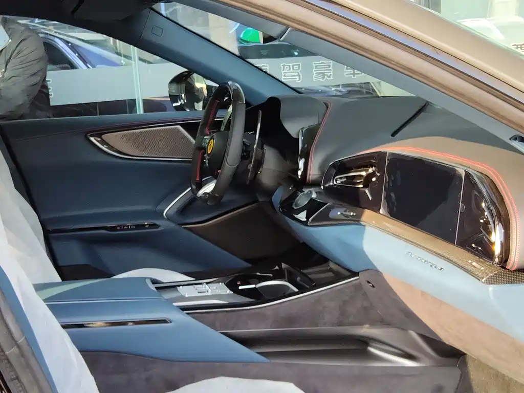 Purosangue 2023 6.5L V12 купить на сайте DeffCars