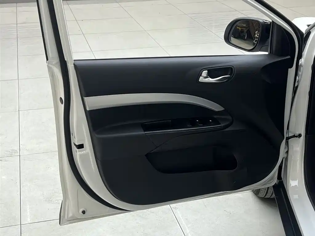Yipao 2021 1.4L CVT fun sunroof model купить на сайте DeffCars