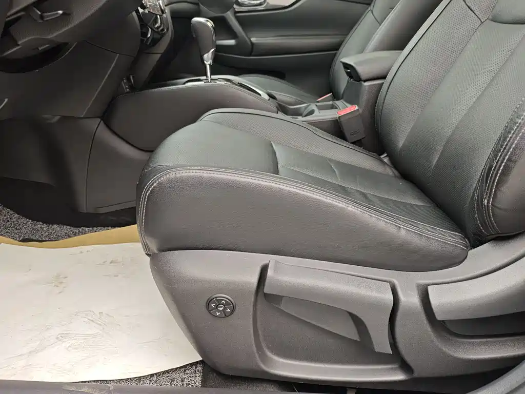 X-Trail 2017 2.0L CVT Comfort Edition 2WD купить на сайте DeffCars