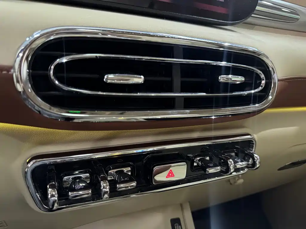 Ora Ballet Cat 2022 401km Nutcracker Edition купить на сайте DeffCars