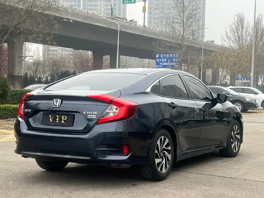 Civic 2016 220TURBO CVT Deluxe Edition купить на сайте DeffCars