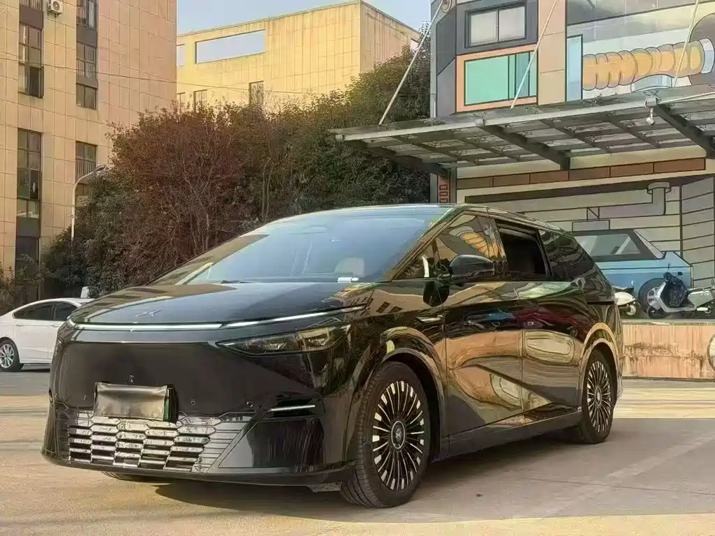 Xpeng X9 2025 pure electric 740 long battery life Max купить на сайте DeffCars