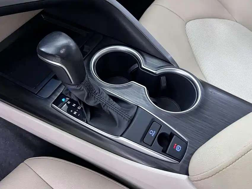 Camry 2021 2.0G Deluxe Edition купить на сайте DeffCars