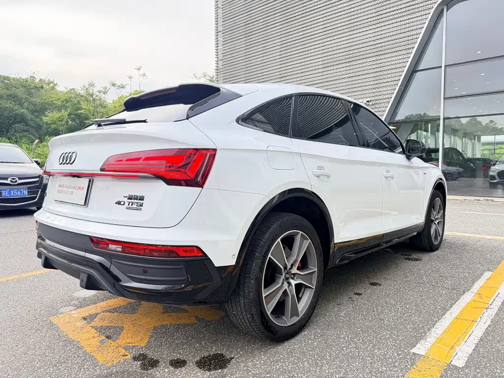 Audi Q5L Sportback 2024 40 TFSI luxury model купить на сайте DeffCars