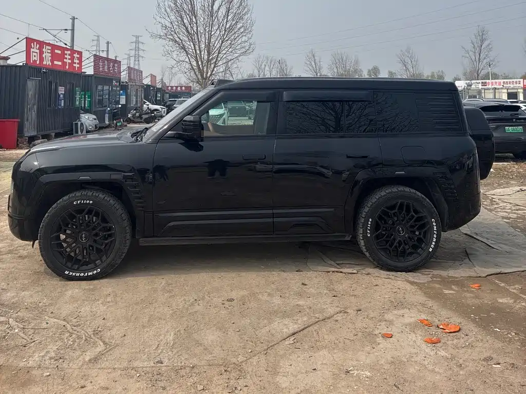 Looking up at U8 2023 Deluxe Edition купить на сайте DeffCars