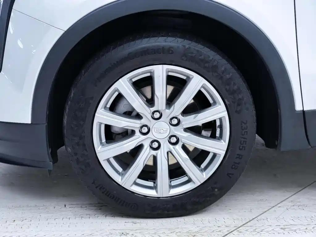Cadillac XT4 2021 28T two-wheel drive leading model купить на сайте DeffCars