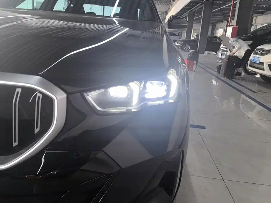 BMW 5 Series 2025 530Li Leading M Sports Package купить на сайте DeffCars