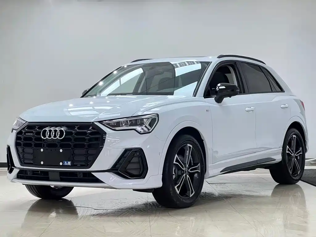 Audi Q3 2022 35 TFSI Fashionable and Dynamic купить на сайте DeffCars