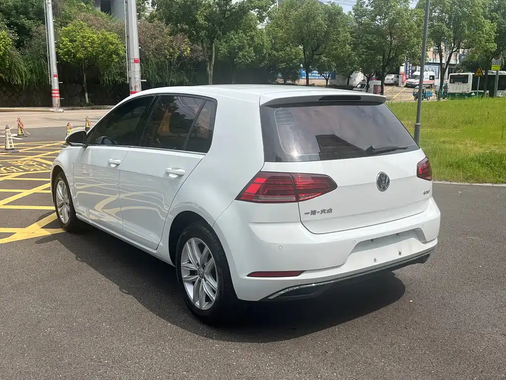 Golf 2018 1.6L automatic comfort type купить на сайте DeffCars