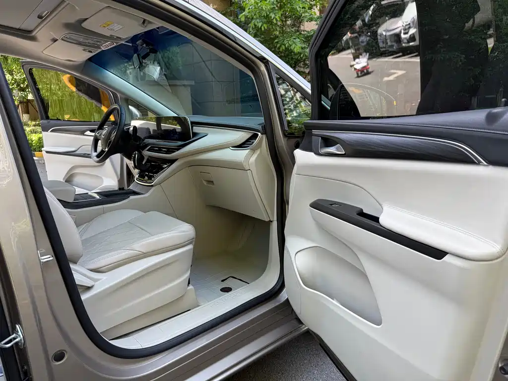 Buick GL8 2023 ES Lu Zun Comfort Type купить на сайте DeffCars