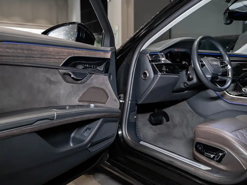 Audi A8 2024 A8L 55 TFSI quattro flagship model купить на сайте DeffCars
