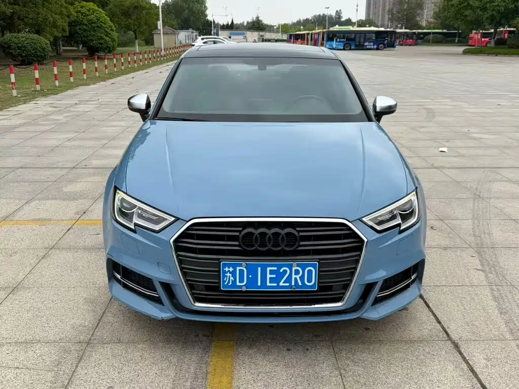 Audi A3 2018 30th Anniversary Limousine 35 TFSI Fashion купить на сайте DeffCars