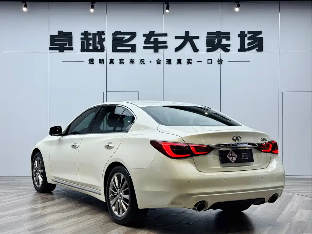 Infiniti Q50L 2018 2.0T Premium Edition National VI купить на сайте DeffCars