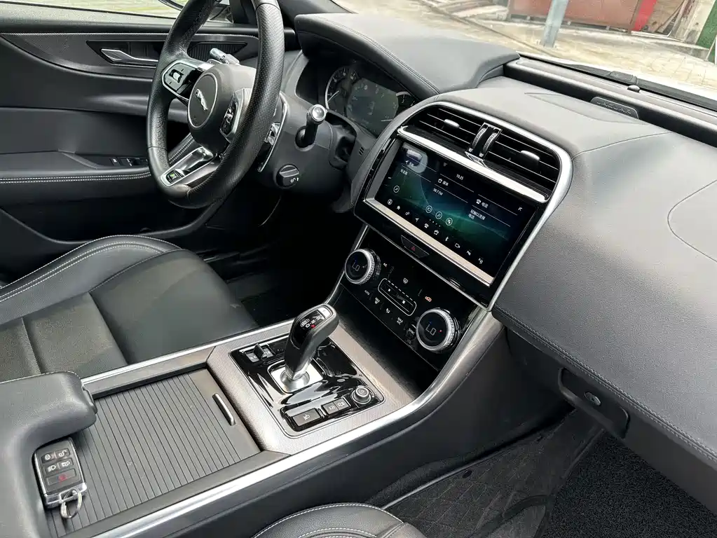 Jaguar XEL 2020 2.0T 200PS R-DYNAMIC S Advanced Sports Edition купить на сайте DeffCars