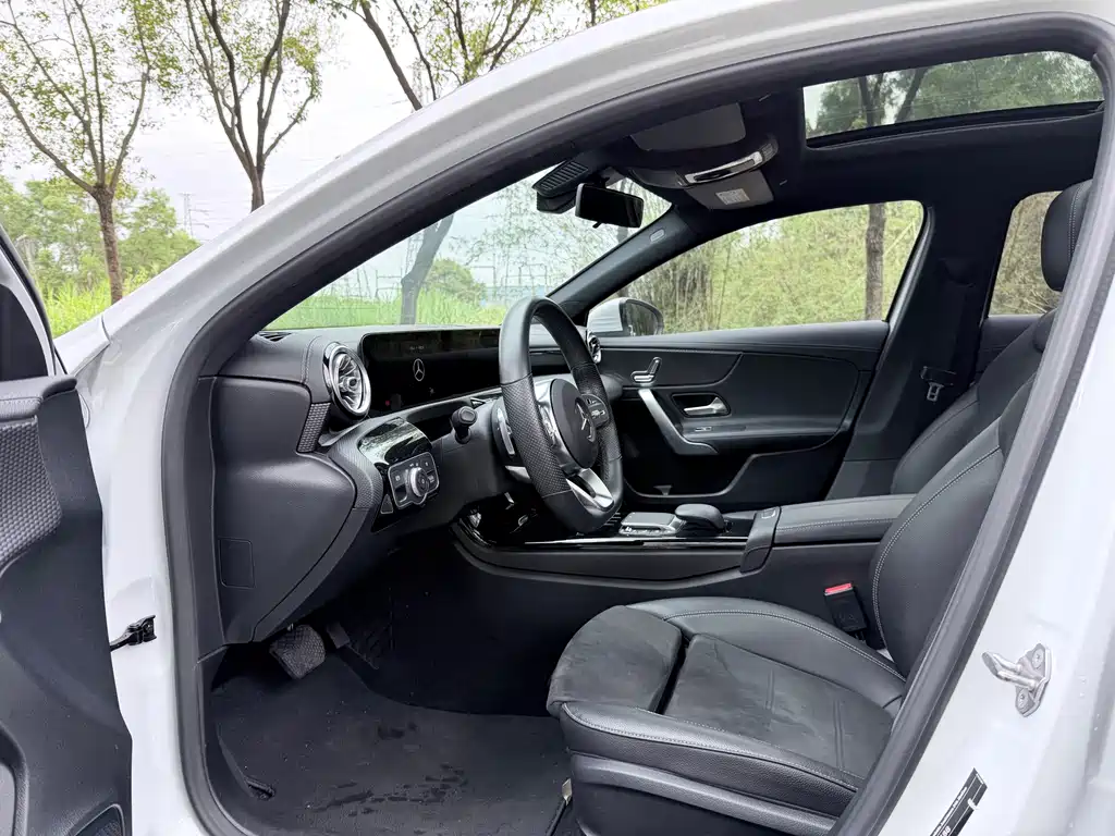 Mercedes-Benz A-Class 2021 A 200 L Sports Sedan Fashionable купить на сайте DeffCars