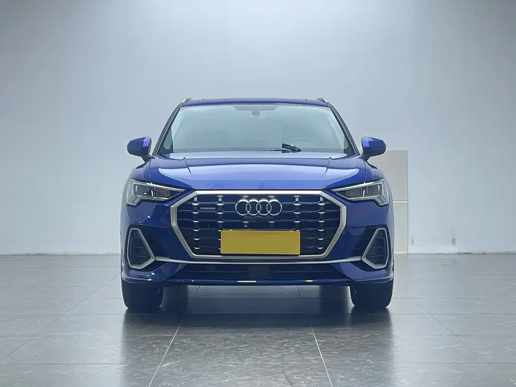 Audi Q3 2021 45 TFSI quattro fashionable and dynamic купить на сайте DeffCars