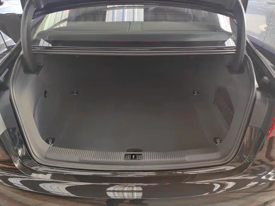 Audi A6L 2018 30th Anniversary Model TFSI Enterprising купить на сайте DeffCars