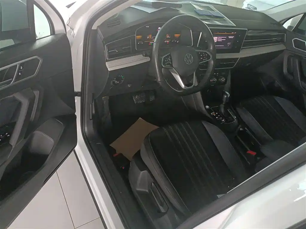Tiguan L 2023 330TSI automatic two-wheel drive comfort version купить на сайте DeffCars