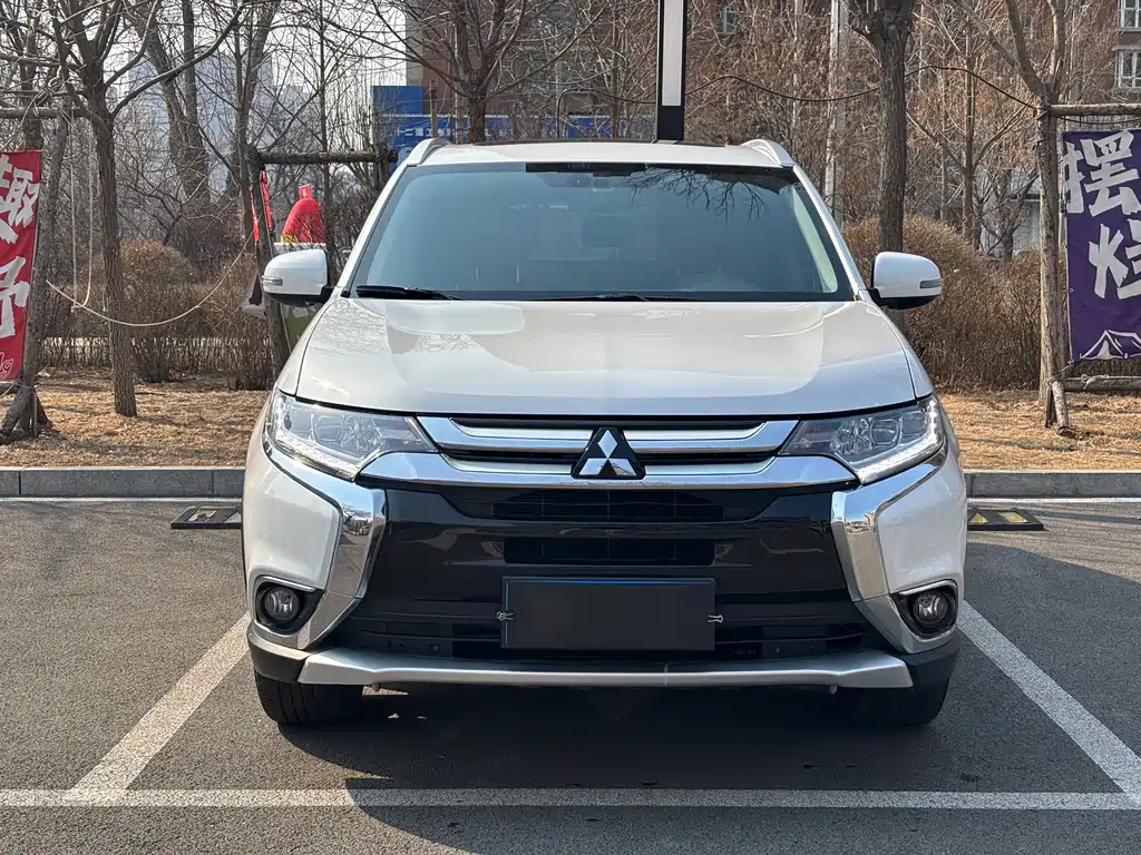 Outlander 2018 2.4L four-wheel drive elite version 5 seats купить на сайте DeffCars
