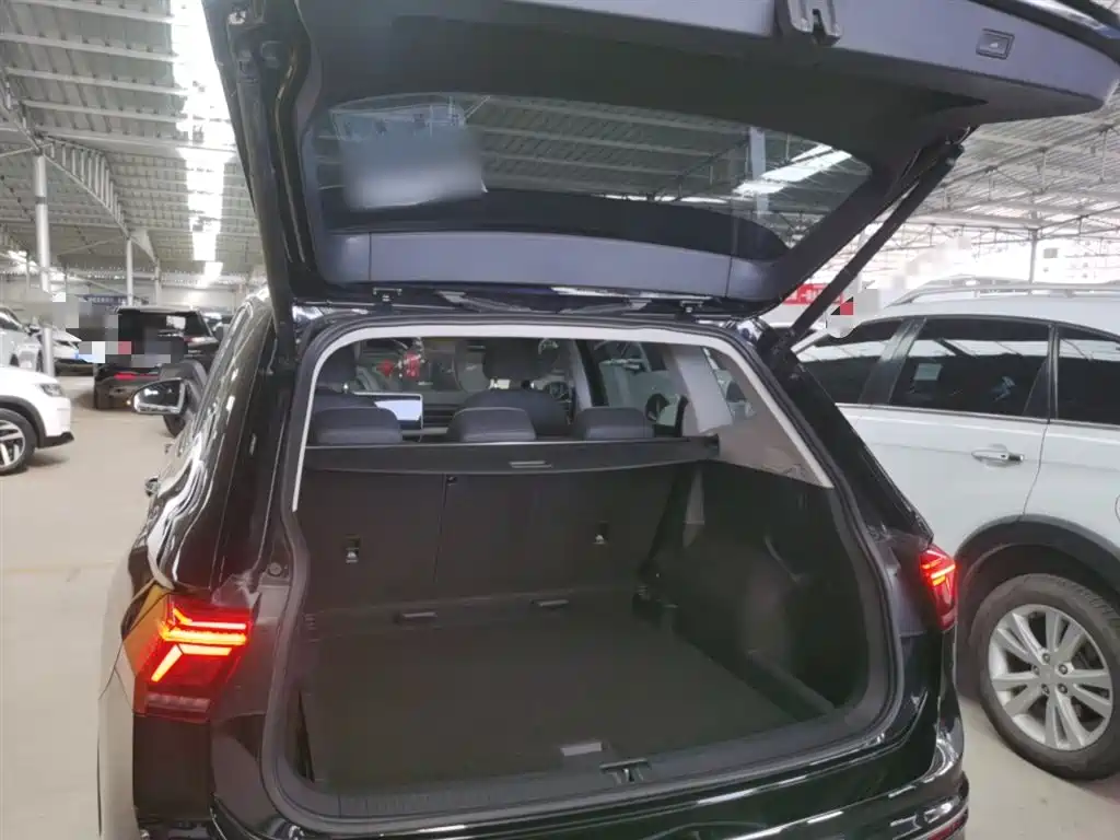 Tiguan L 2022 330TSI automatic two-wheel drive R-Line version купить на сайте DeffCars