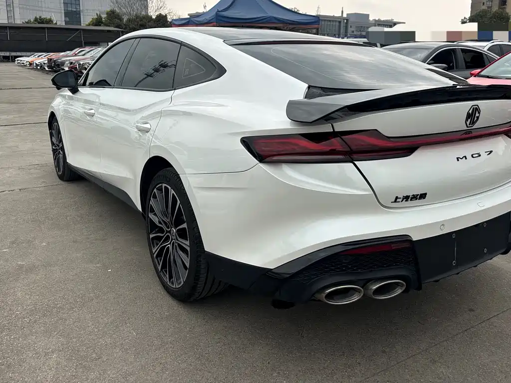 MG7 2023 2.0T Automatic Beauty Hunting Luxury Edition купить на сайте DeffCars