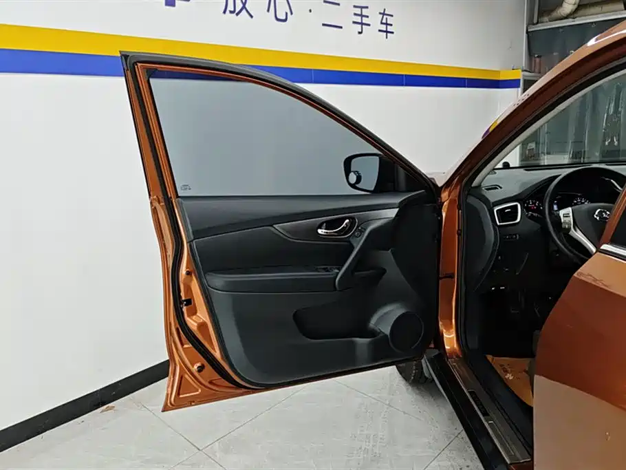 X-Trail 2014 2.0L CVT Comfort Edition 2WD купить на сайте DeffCars
