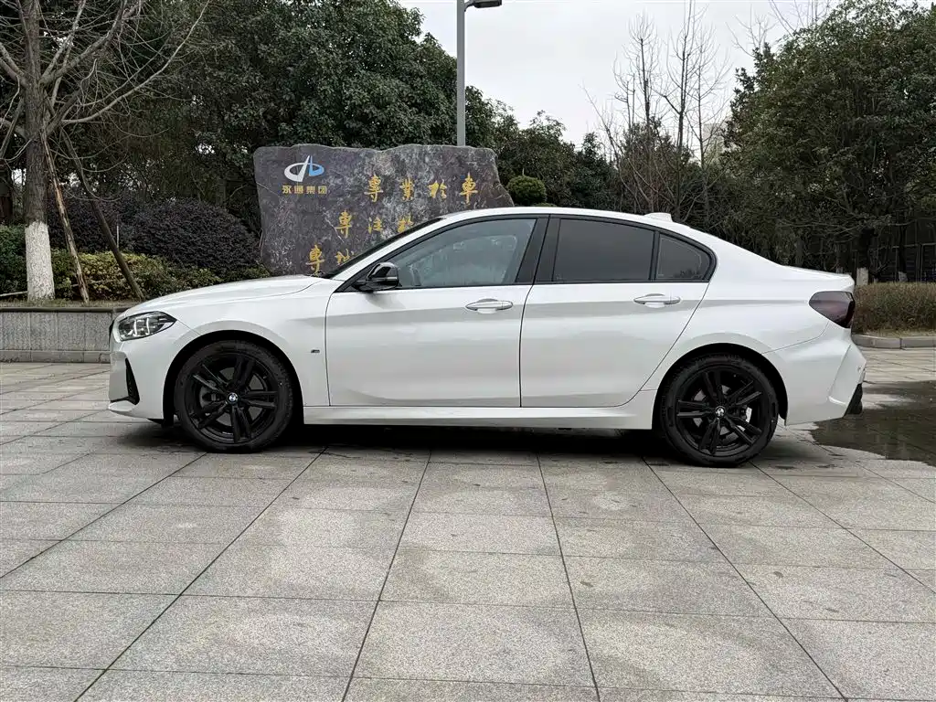 BMW 1 Series 2023 125i M Sports Night Edition купить на сайте DeffCars