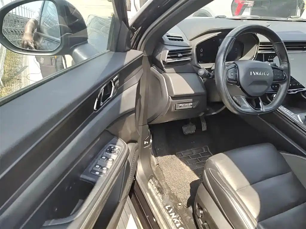 Lynk & Co 01 2023 1.5TD EM-F PM купить на сайте DeffCars