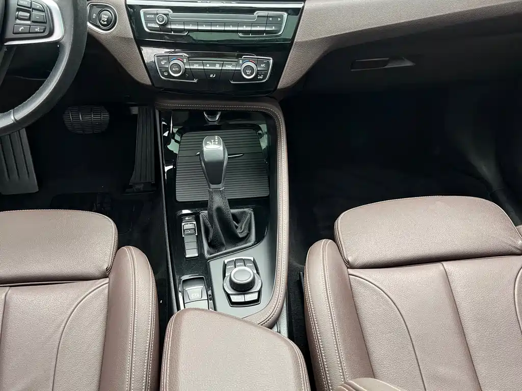 BMW X1 2019 sDrive18Li Exclusive Model купить на сайте DeffCars