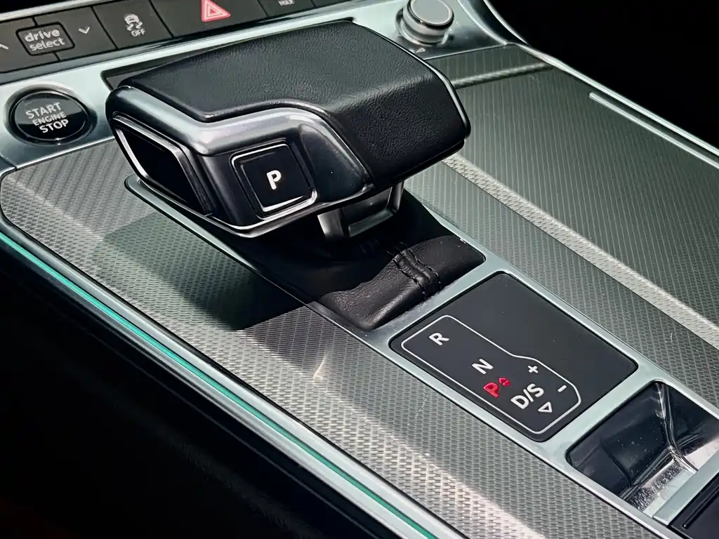 Audi A6L 2021 40 TFSI luxury and elegant model купить на сайте DeffCars