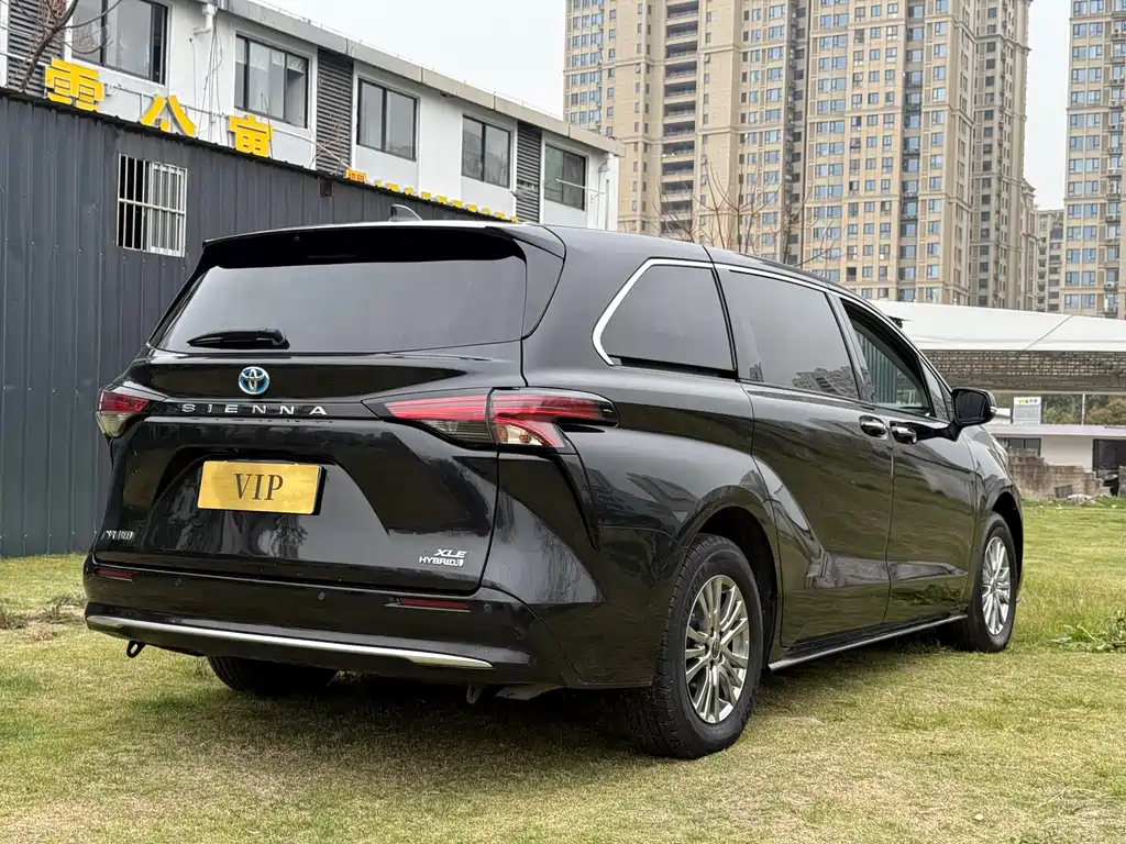 SIENNA 2021 2.5L Hybrid Deluxe Edition купить на сайте DeffCars