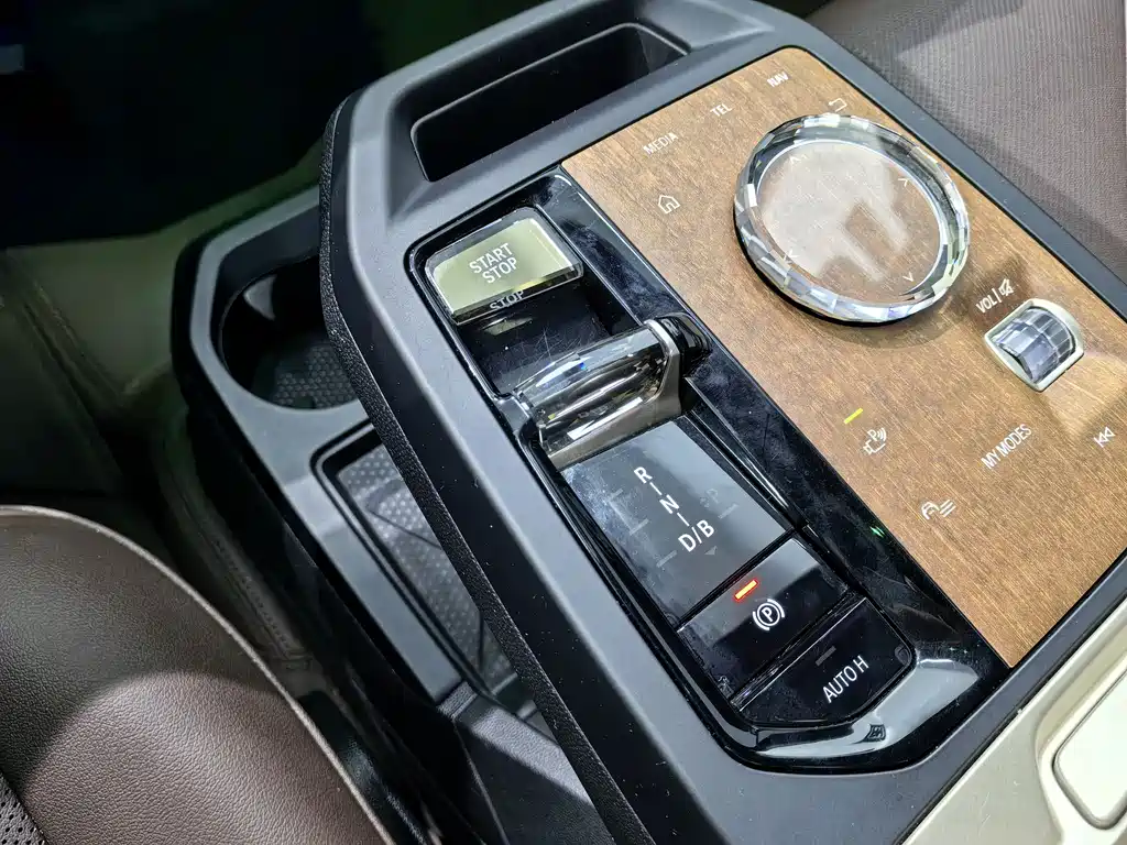 BMW iX 2022 xDrive40 купить на сайте DeffCars