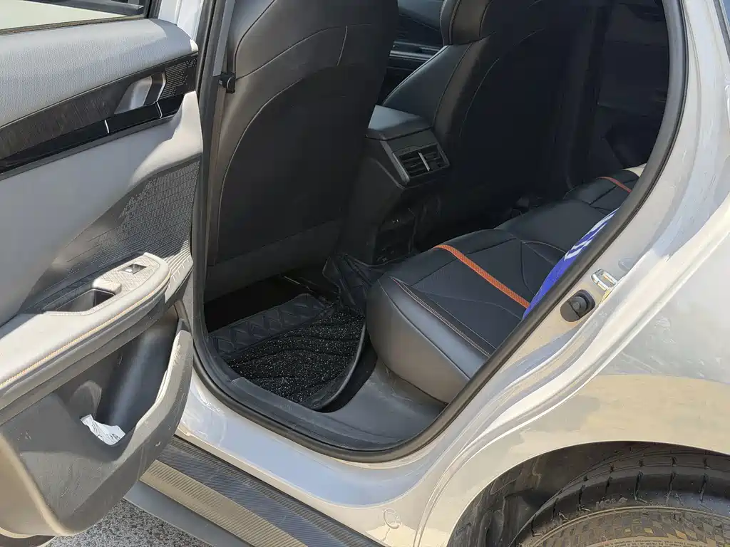 Changan UNI-V 2024 1.5T Premium купить на сайте DeffCars