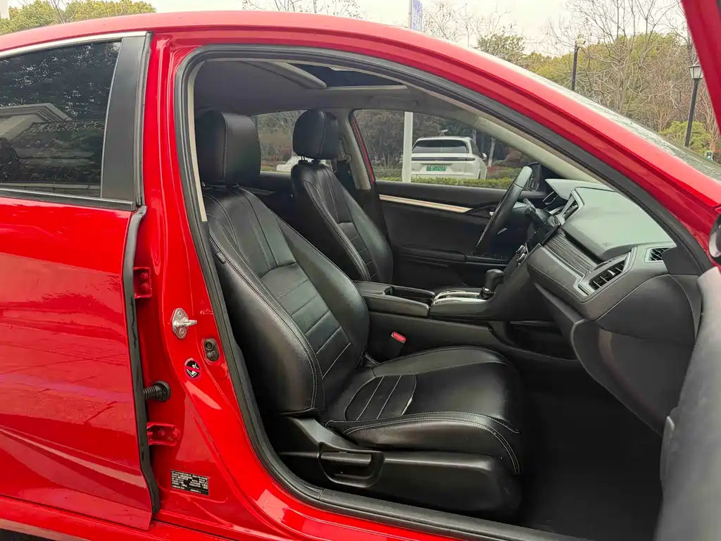Civic 2019 220TURBO CVT Dynamic Edition National V купить на сайте DeffCars
