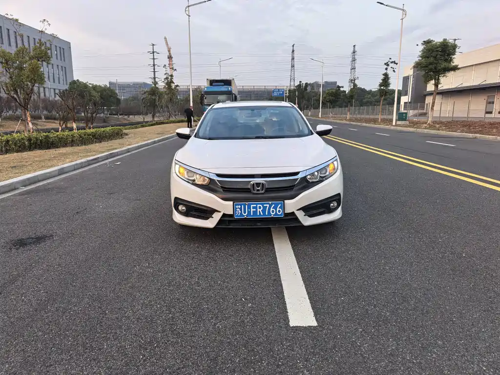 Civic 2016 220TURBO CVT Deluxe Edition купить на сайте DeffCars