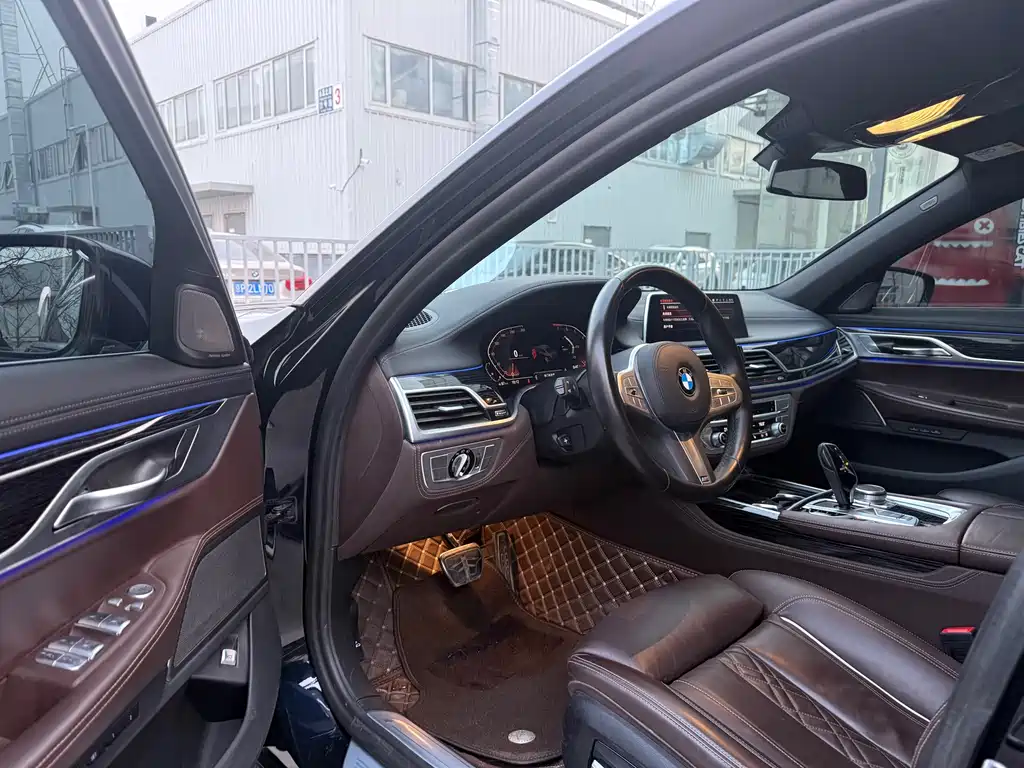 BMW 7 Series 2021 730Li M Sports Package купить на сайте DeffCars