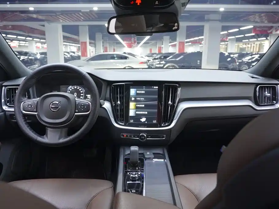 Volvo S60 2022 B4 Zhiyi Luxury Edition купить на сайте DeffCars