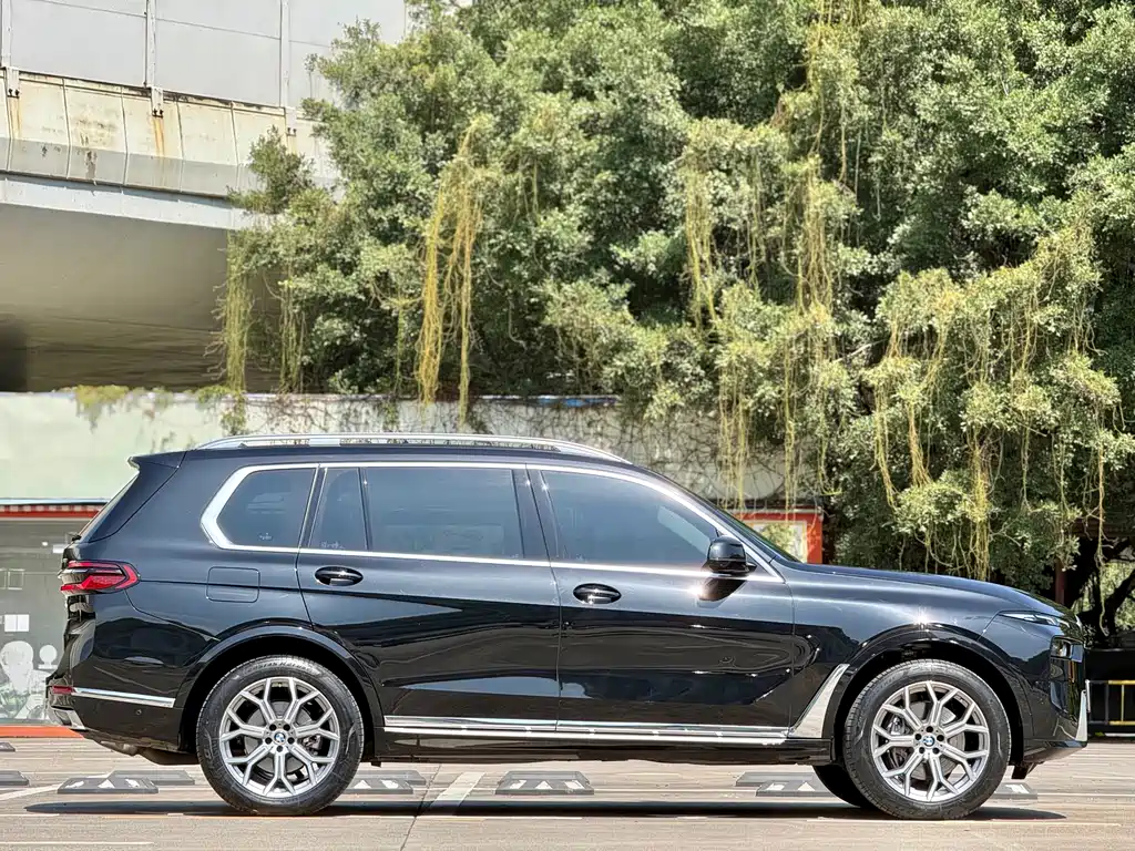 BMW X7 2023 xDrive40i Leading Luxury Package купить на сайте DeffCars