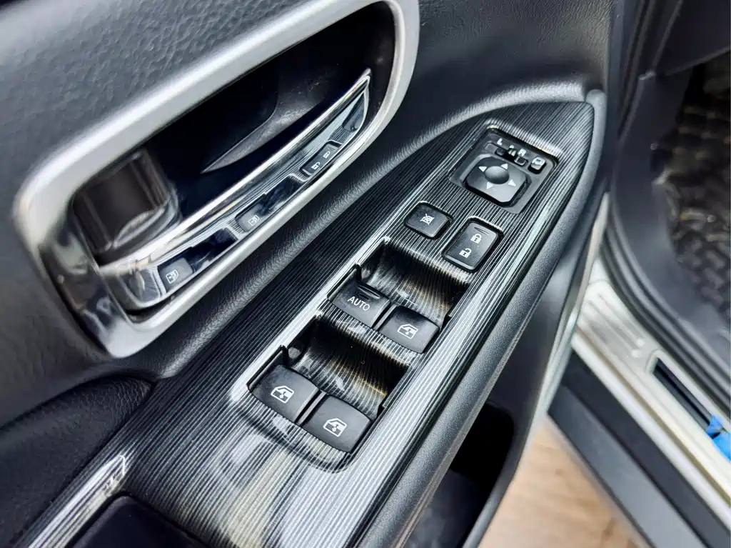 Outlander 2018 2.4L four-wheel drive elite version 5 seats купить на сайте DeffCars