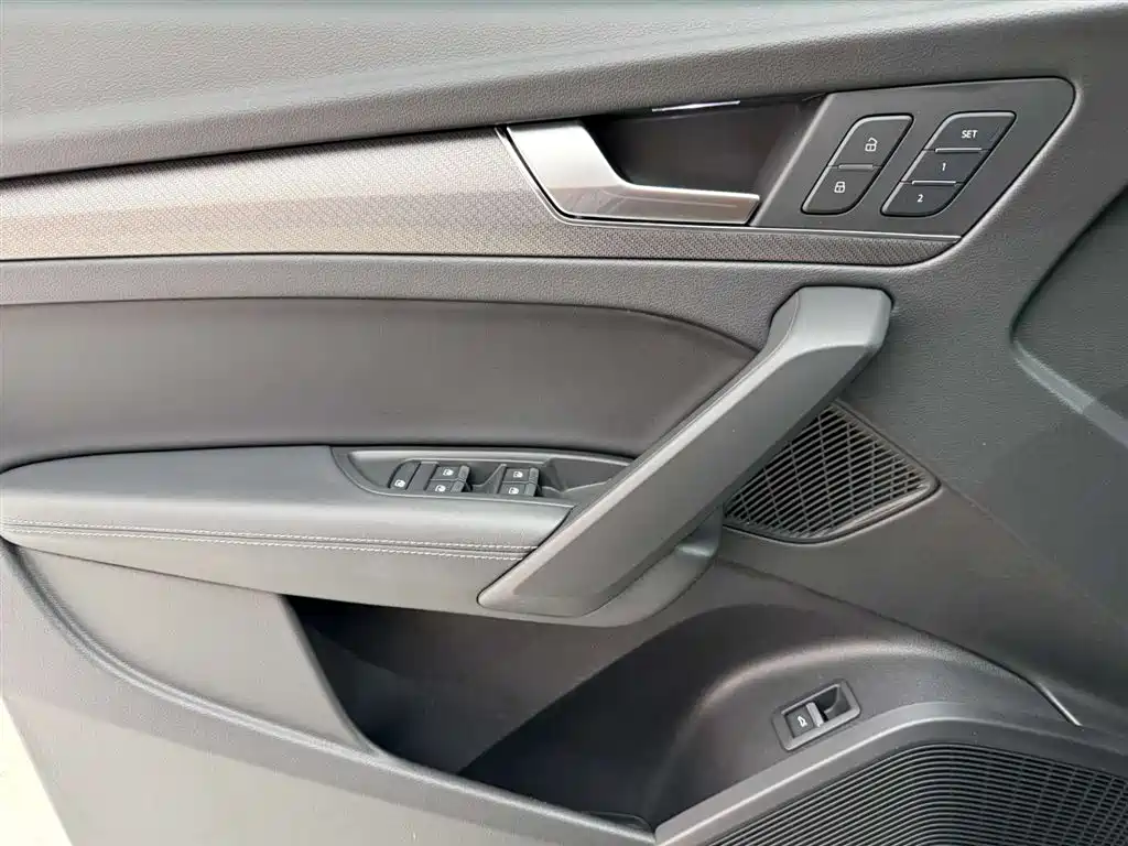 Audi Q5L 2022 facelift 45T luxury and dynamic model купить на сайте DeffCars