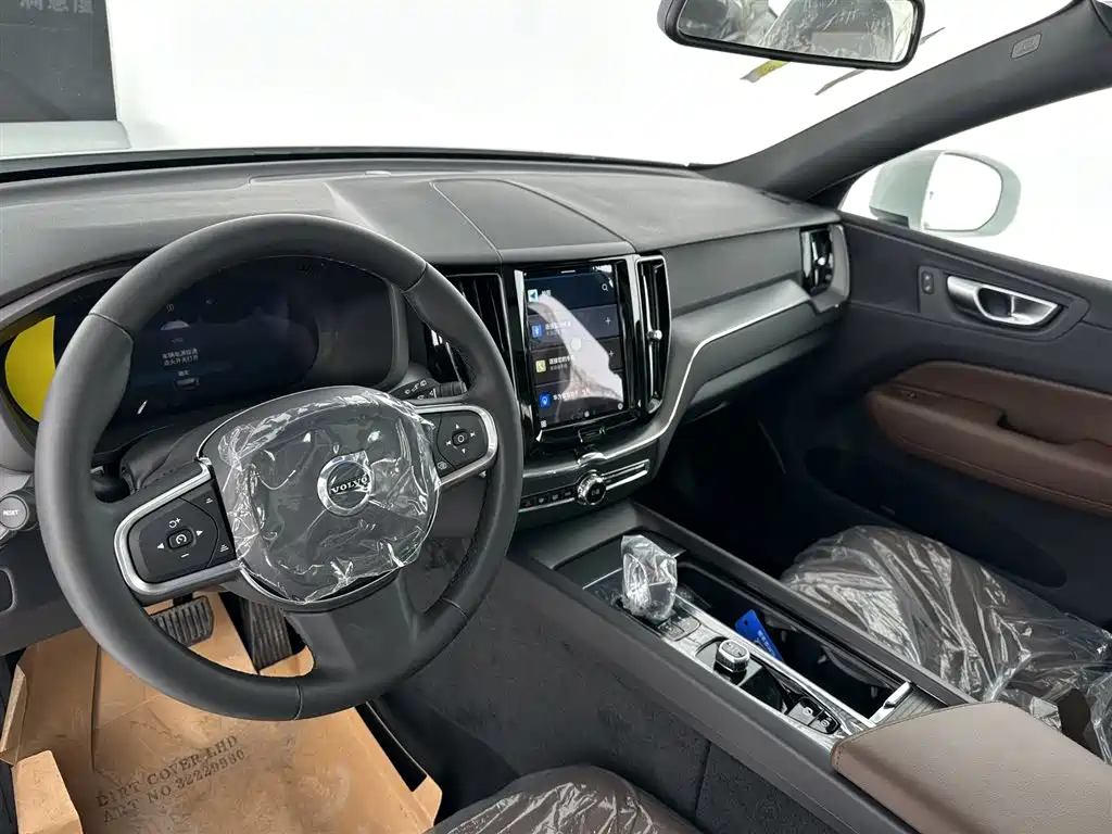 Volvo XC60 2024 B5 four-wheel drive Zhiyi Luxury Edition купить на сайте DeffCars