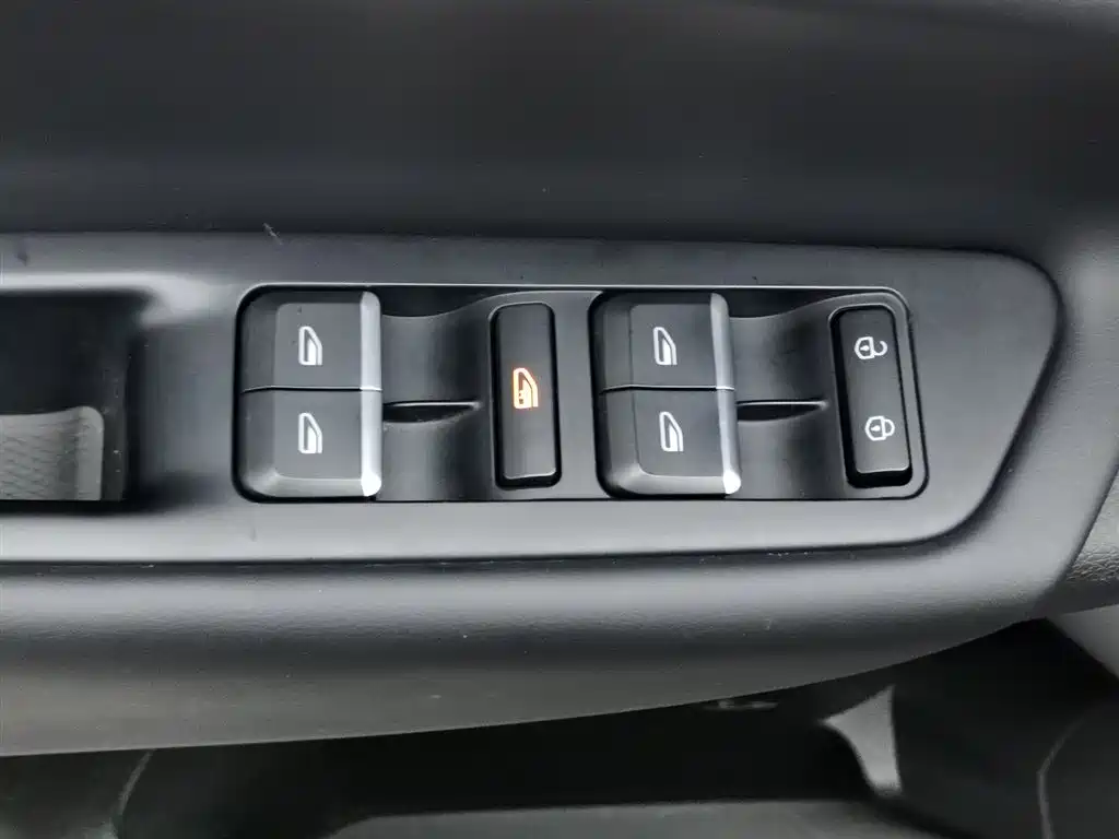Emgrand GS 2019 1.4T CVT купить на сайте DeffCars