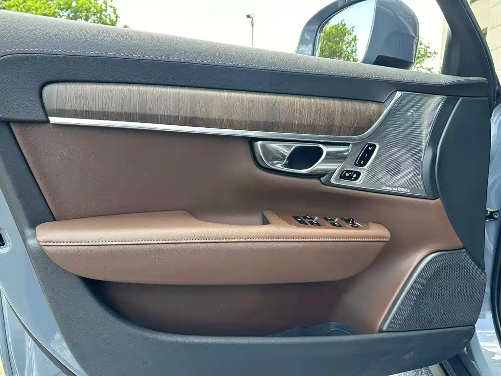 Volvo V90 2022 Cross Country B5 AWD Smart Edition купить на сайте DeffCars